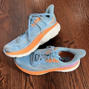 Hoka Clifton 9, barely used